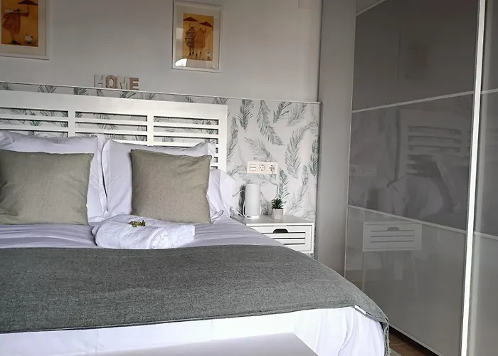 公寓 Zarraci La Guia 希洪